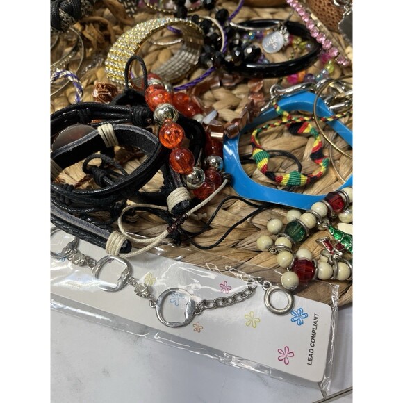 Lot Of 50 Pieces Junk Bracelet Lot Vintage Wearable Junk Drawer DIY Crafting - Picture 4 of 8